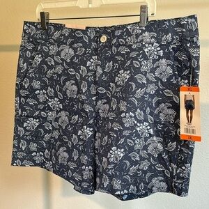 Jach’s girlfriend shorts​